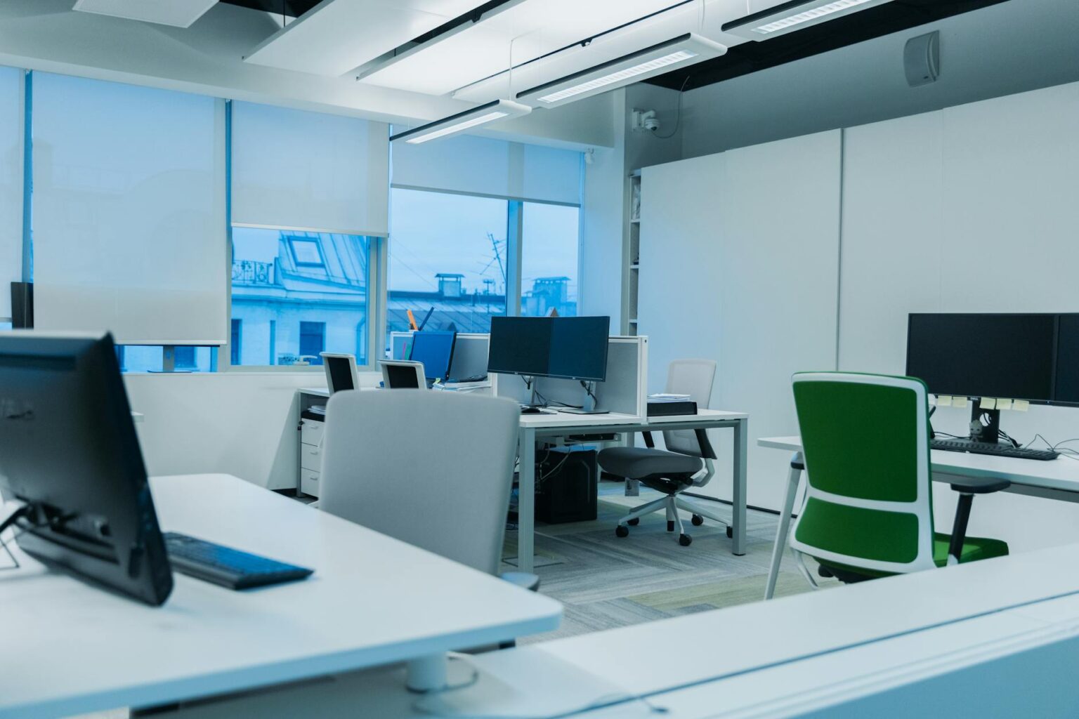 Modern flexible office space with open layout and contemporary furniture